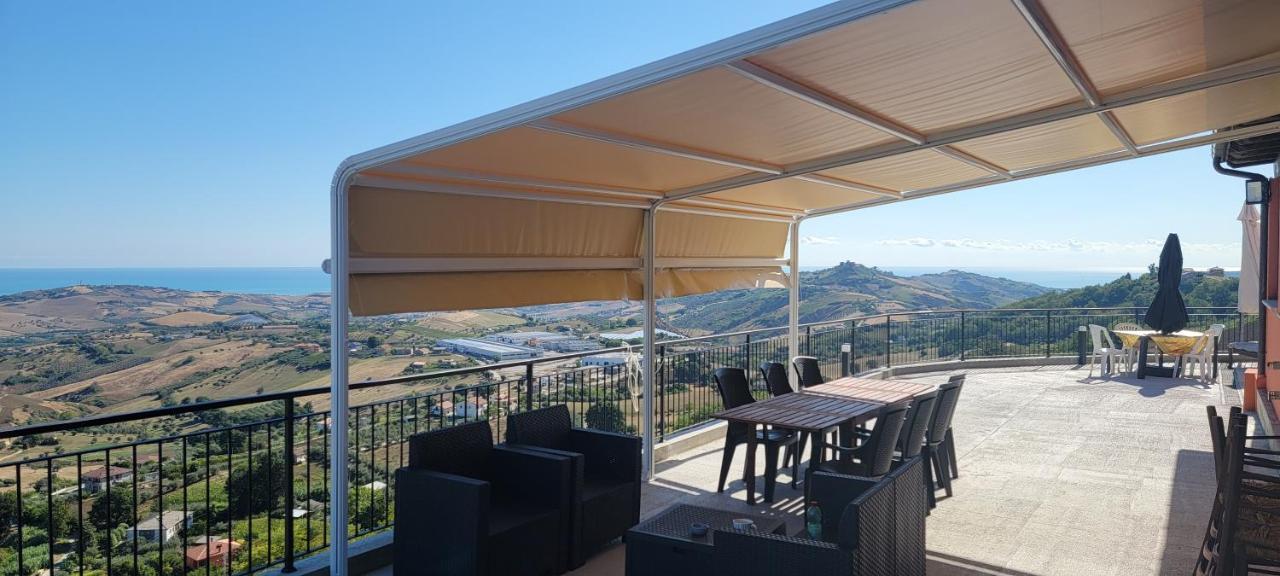La Terrazza Motta Bed & Breakfast Atri Exterior foto
