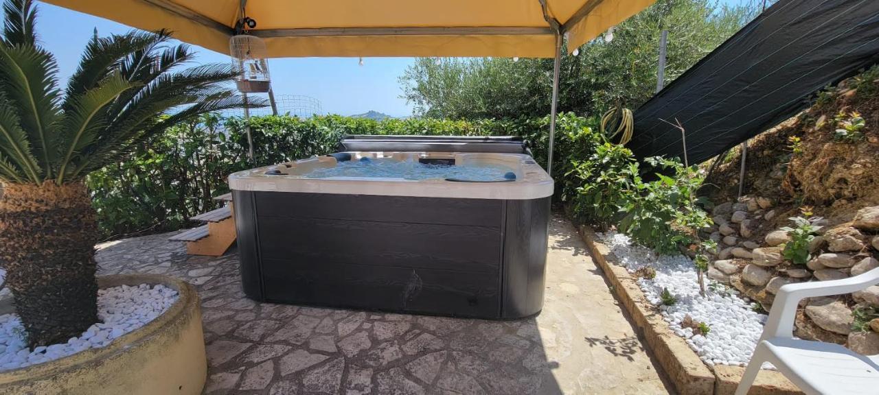 La Terrazza Motta Bed & Breakfast Atri Exterior foto