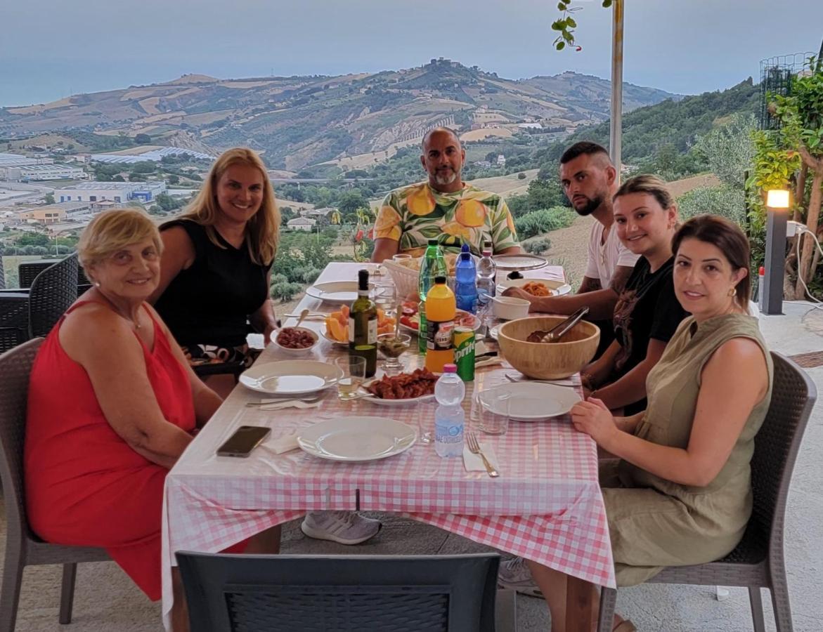 La Terrazza Motta Bed & Breakfast Atri Exterior foto