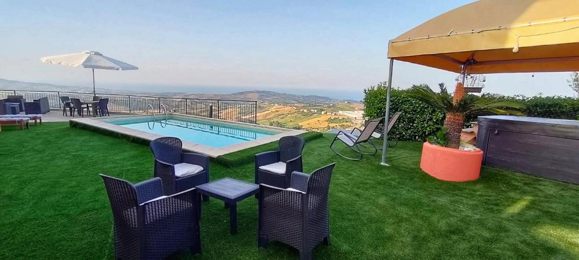 La Terrazza Motta Bed & Breakfast Atri Exterior foto