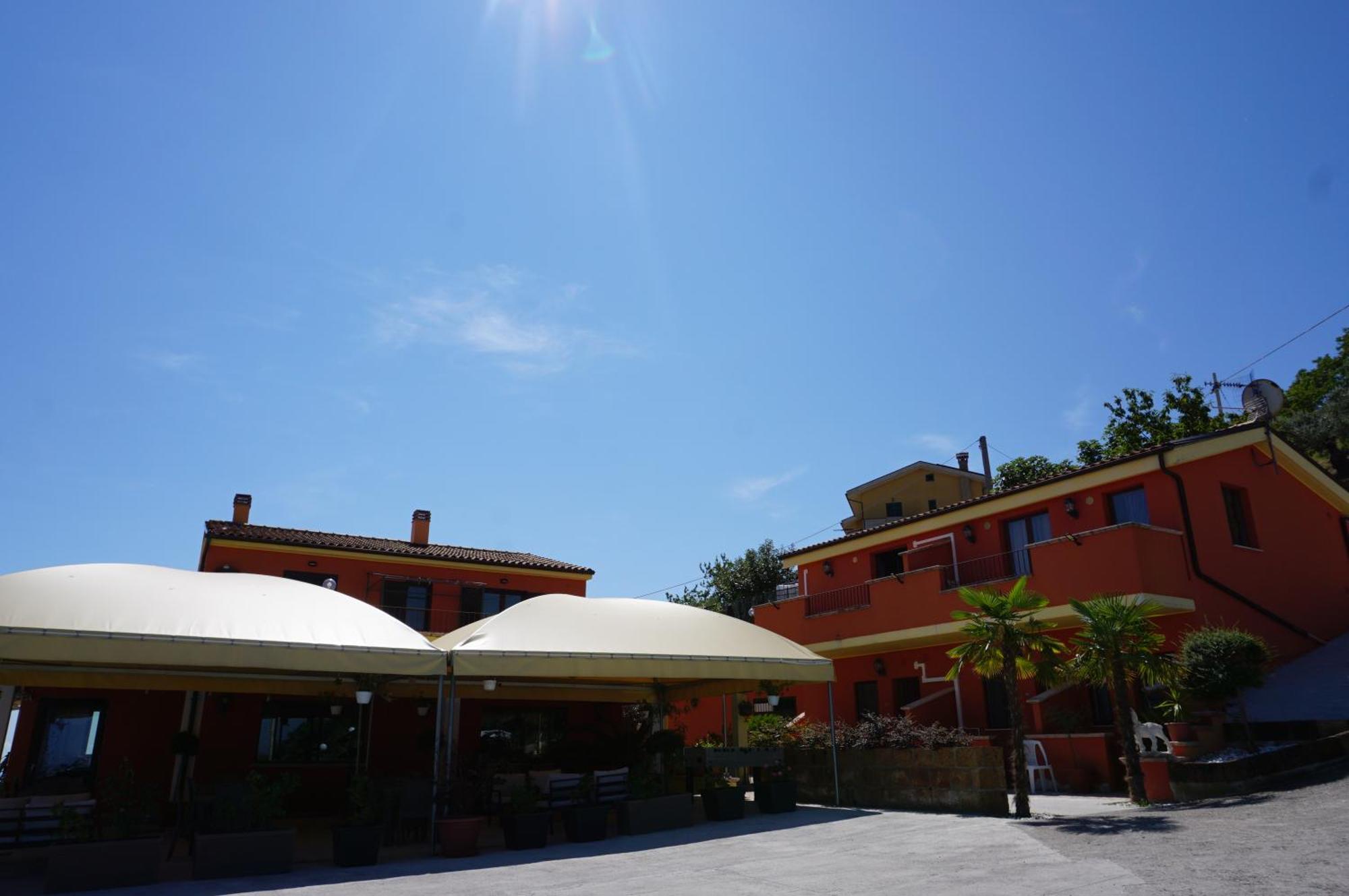 La Terrazza Motta Bed & Breakfast Atri Exterior foto