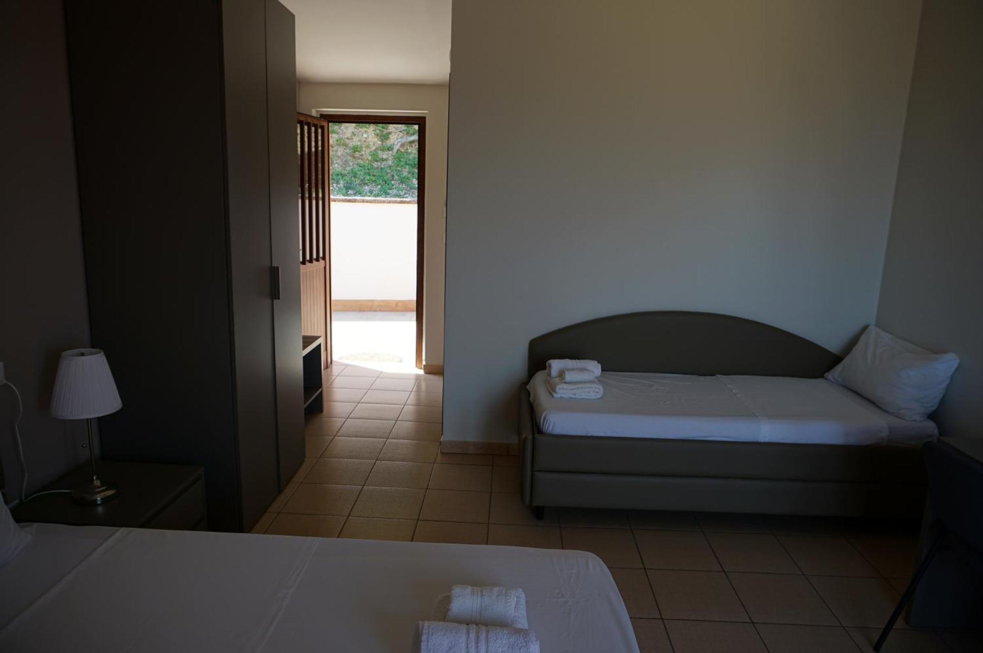 La Terrazza Motta Bed & Breakfast Atri Exterior foto