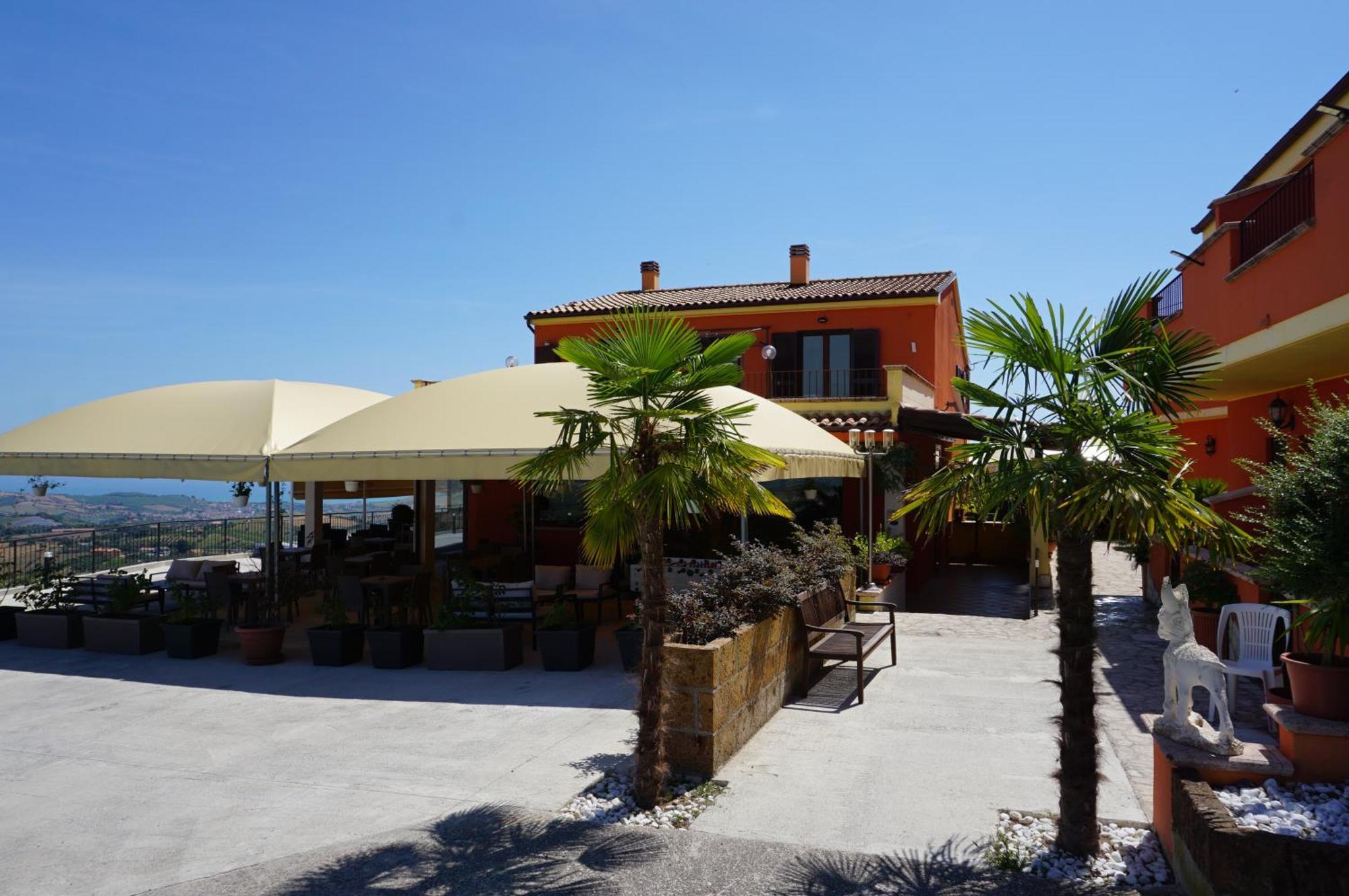 La Terrazza Motta Bed & Breakfast Atri Exterior foto