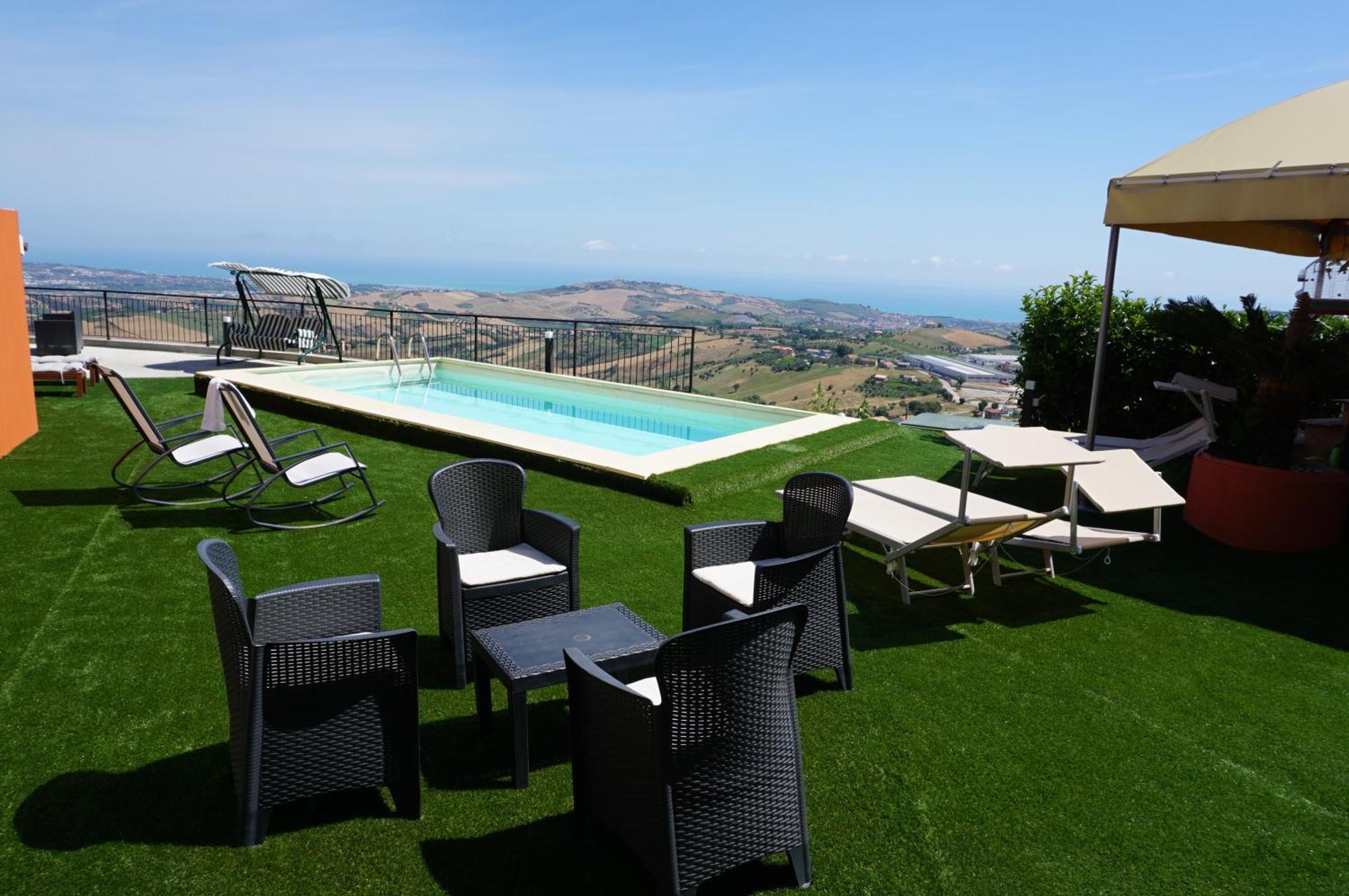 La Terrazza Motta Bed & Breakfast Atri Exterior foto